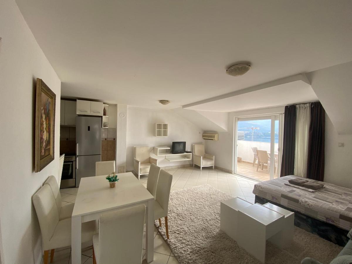 Veselinka Apartments & Rooms Budva Bagian luar foto