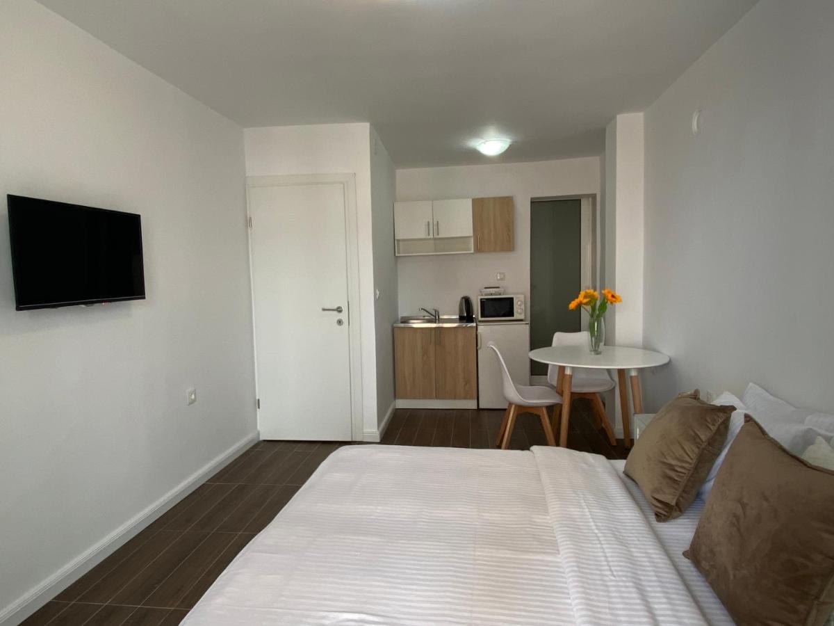 Veselinka Apartments & Rooms Budva Bagian luar foto