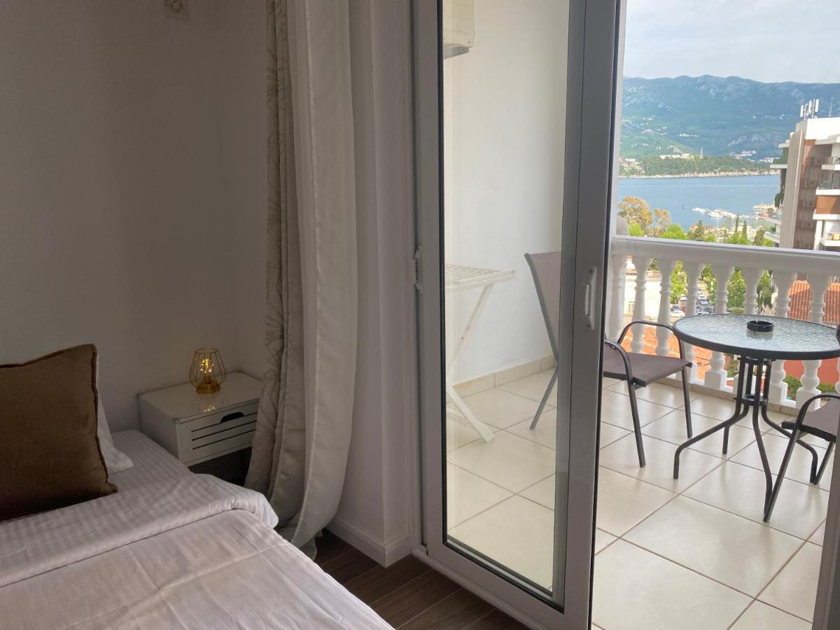 Veselinka Apartments & Rooms Budva Bagian luar foto