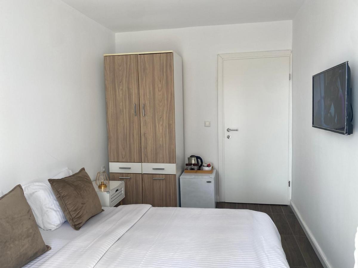 Veselinka Apartments & Rooms Budva Bagian luar foto