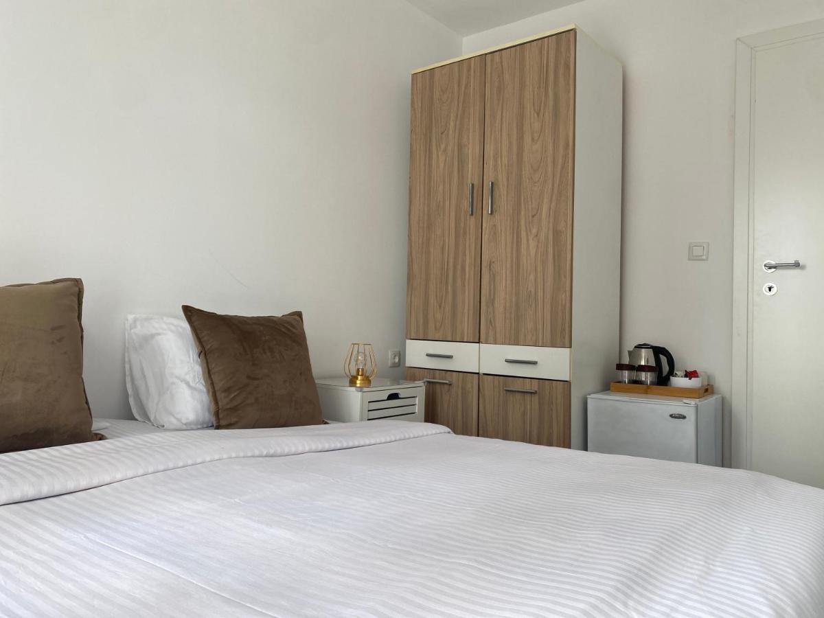 Veselinka Apartments & Rooms Budva Bagian luar foto