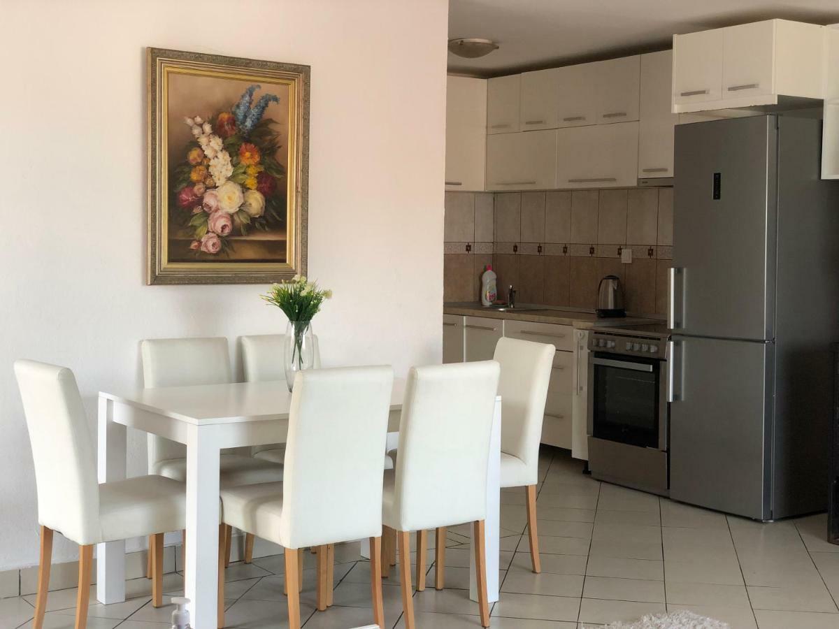 Veselinka Apartments & Rooms Budva Bagian luar foto